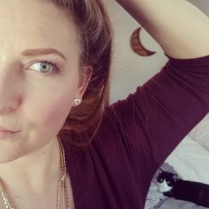 Meet your Posher, Maria